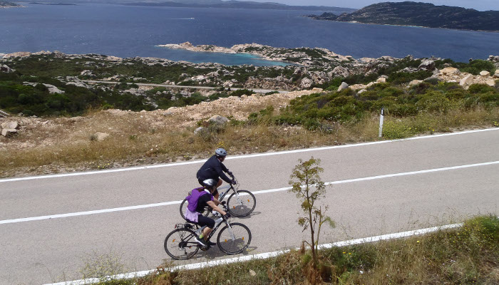 Bicycle holidays in the North of Sardinia: cycle touring routes