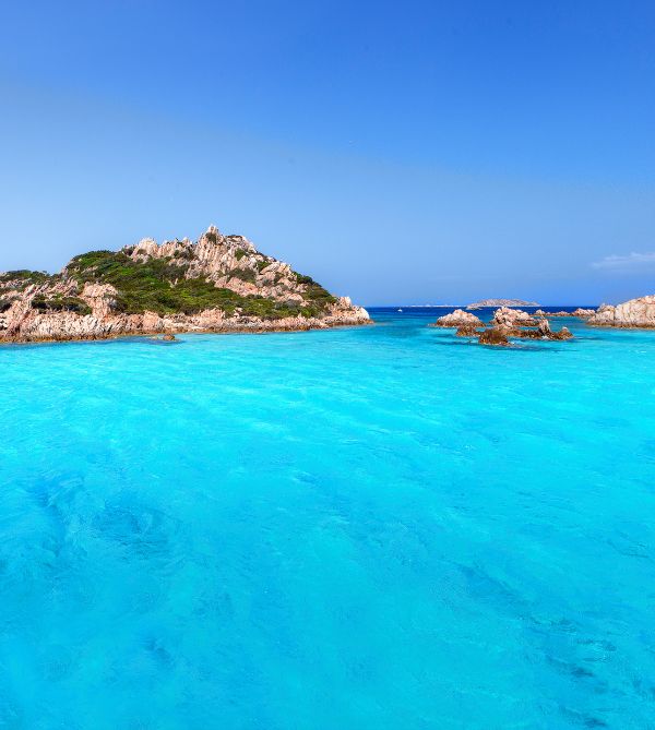 Mai auf Sardinien: Sehenswürdigkeiten in der Region Gallura – La Maddalena